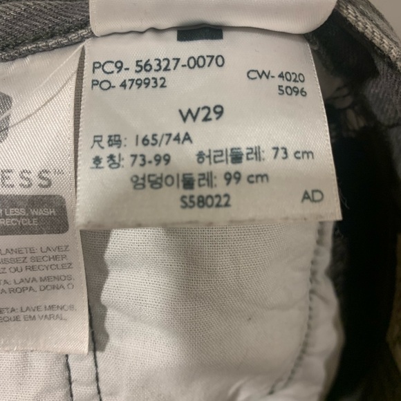 Premium levis denim shorts size 29 - Picture 3 of 4